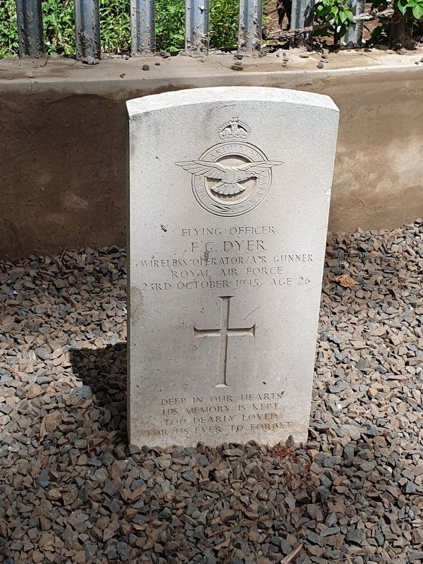 Grave of Francis Charles Dyer, Royal Air Force image. Click for full size.