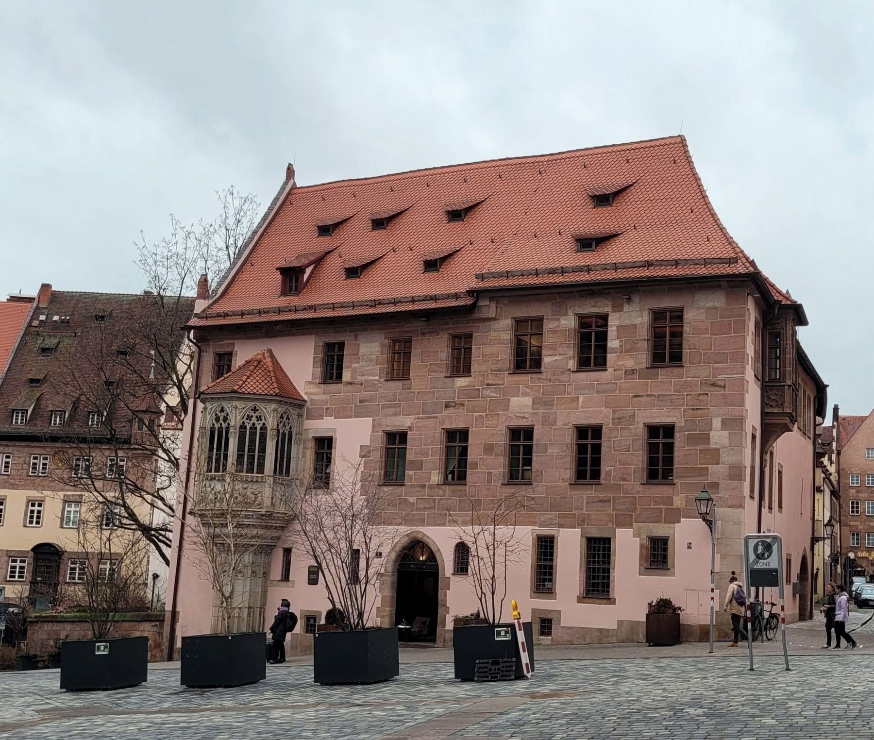The view of the Sebalder Pfarrhof and Marker along the street. Click for full size. The view of the Sebalder Pfarrhof and Marker along the street image. Click for full size.