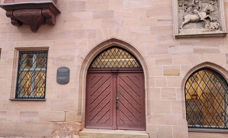 The Von Praunsches Stiftungshaus Marker and entrance to the house image. Click for full size.