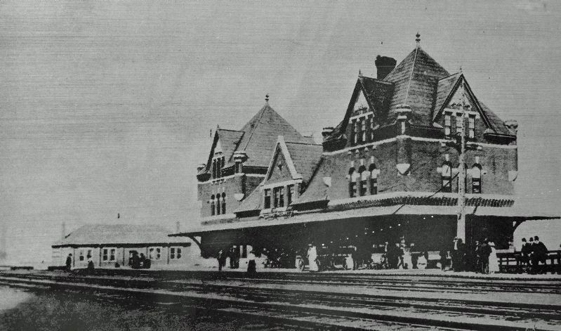 Marker detail: CN Station, Thunder Bay, c. 1910 image. Click for full size.