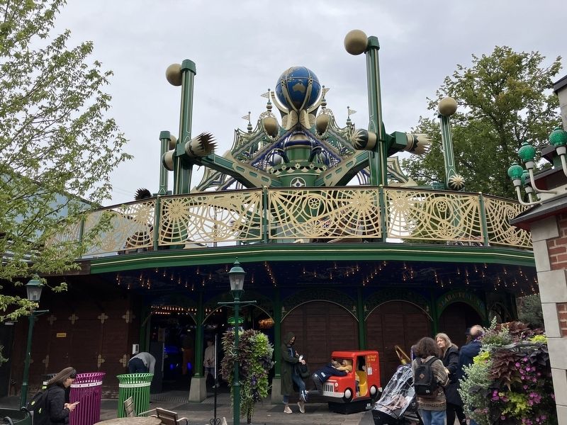Tycho Brahe Amusement Ride image. Click for full size.