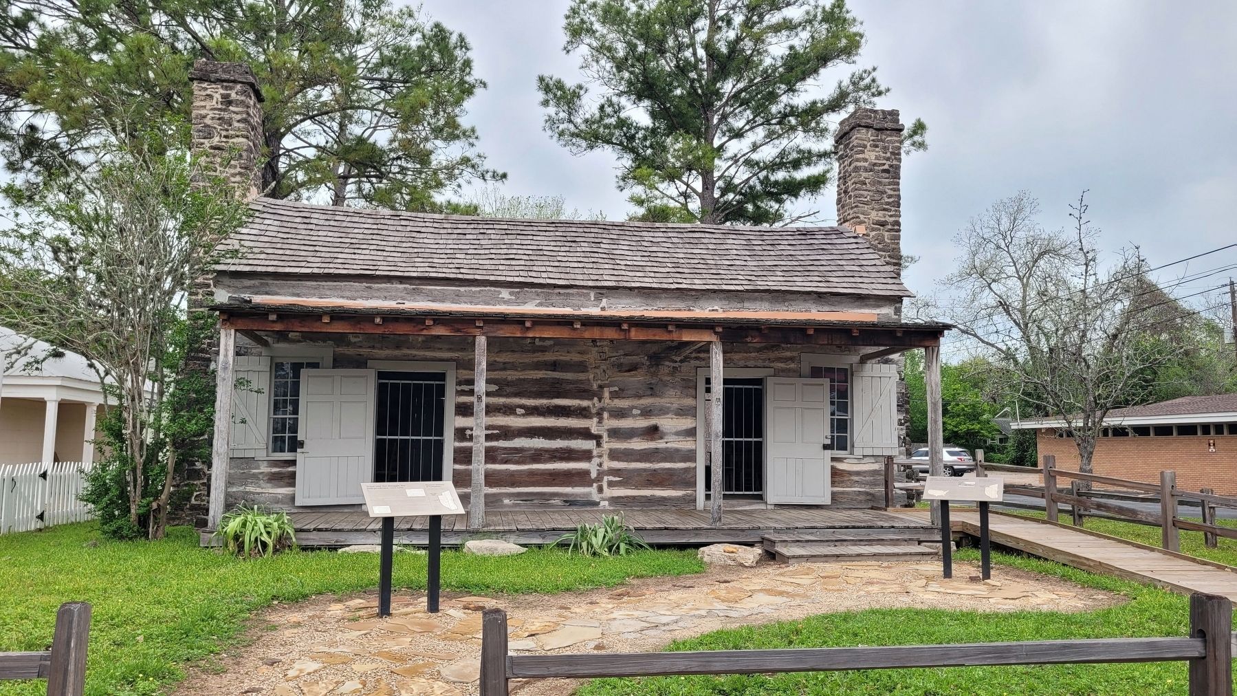 The Abram Alley Log Cabin and marker image. Click for full size.
