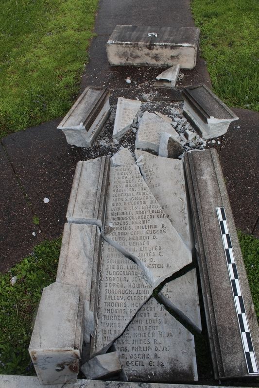 World War II Memorial as damaged by 2 April 2024 Storm. Click for full size. World War II Memorial as damaged by 2 April 2024 Storm image. Click for full size.