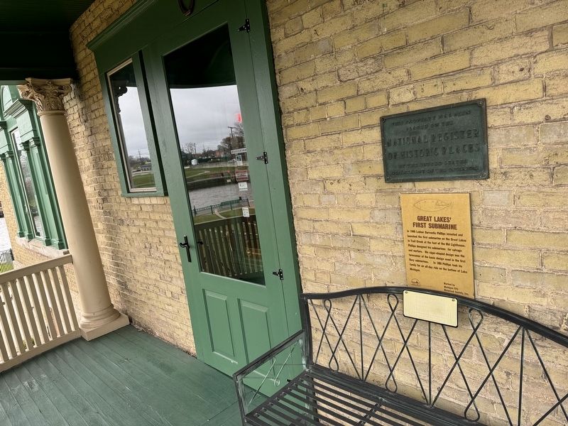 Marker located right of the museum entrance image. Click for full size.