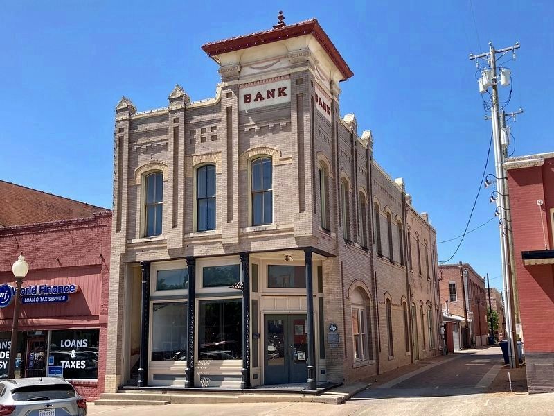 Ennis National Bank Building. Click for full size. Ennis National Bank Building image. Click for full size.