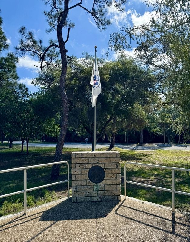 U.S. Coast Guard flag and emblem image. Click for full size.