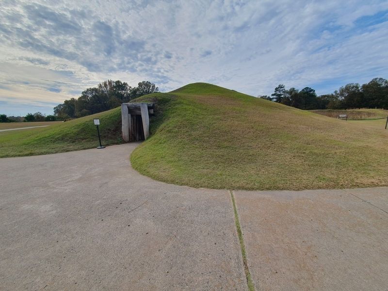 Cornfield Mound and Prehistoric Trenches Marker, behind the Earth Lodge image. Click for full size.