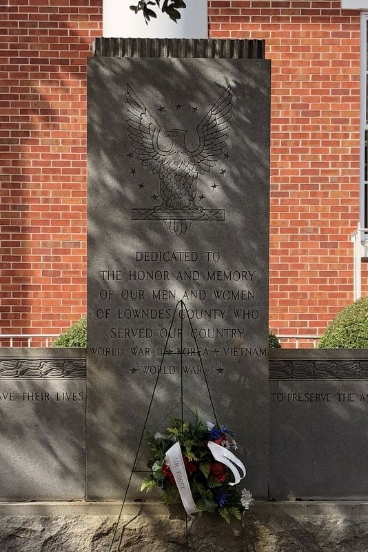 Lowndes County Veterans Monument detail (center) image. Click for full size.