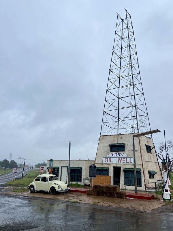 Bob's Oil Well Marker. Click for full size. Bob's Oil Well Marker image. Click for full size.