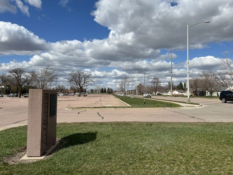 Kiwanis Avenue & Marker, from the south image. Click for full size.