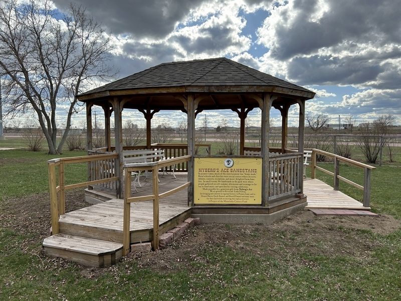 Nyberg's Ace Bandstand & Marker image. Click for full size.