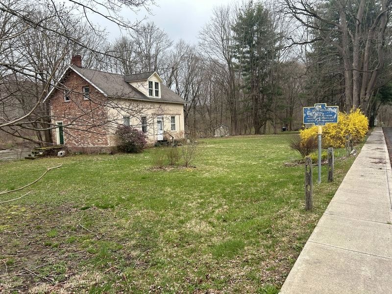 Hoes House and Marker image. Click for full size.