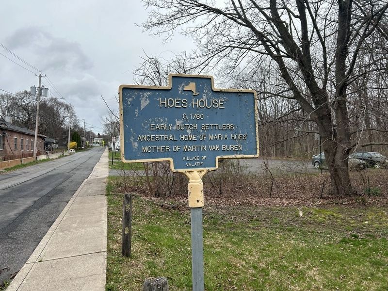 Hoes House Marker. Click for full size. Hoes House Marker image. Click for full size.