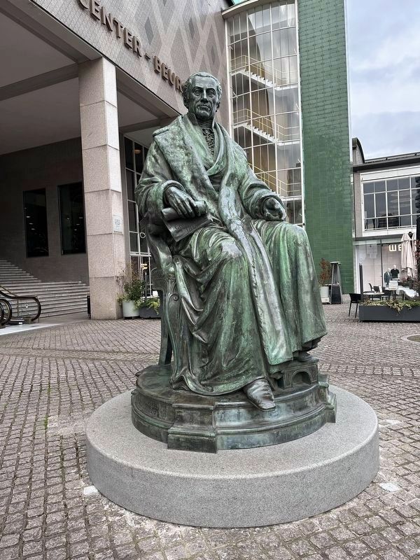 Gijsbert Karel van Hogendorp statue (1867) in Rotterdam by Jozef Geefs. Click for full size. Gijsbert Karel van Hogendorp statue (1867) in Rotterdam by Jozef Geefs image. Click for full size.