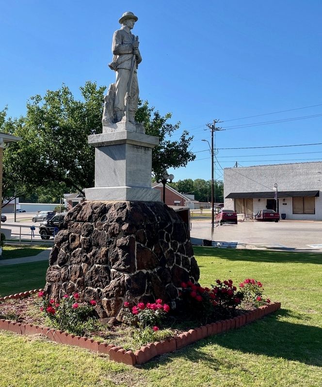Choctaw County Confederate Soldier's Monument image. Click for full size.