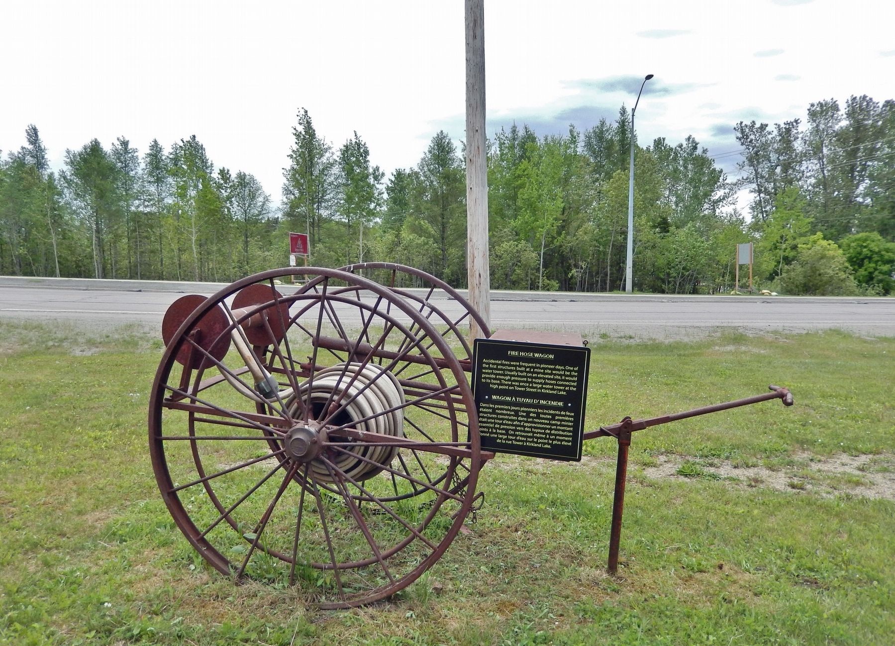 Fire Hose Wagon / Wagon à tuyau d'incendie. Click for full size. Fire Hose Wagon / Wagon à tuyau d'incendie image. Click for full size.