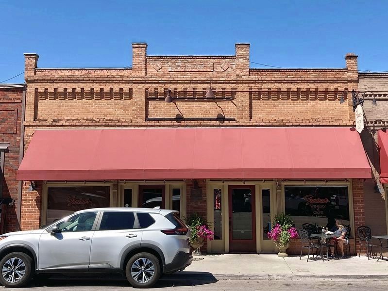 Koonce Bros/Buckner's Grocery Building image. Click for full size.