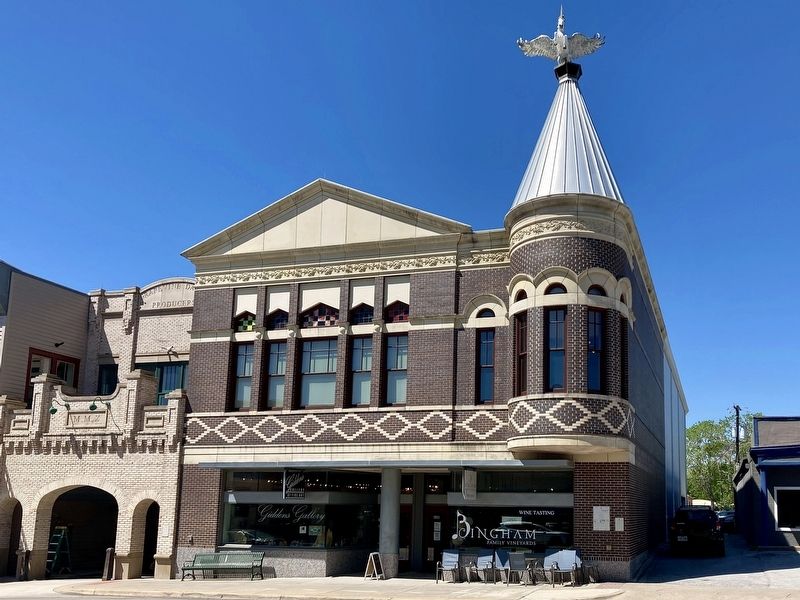 Farmers Cooperative Building and Marker. Click for full size. Farmers Cooperative Building and Marker image. Click for full size.