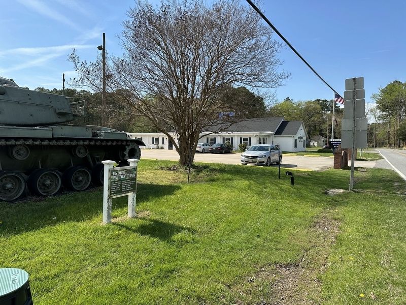 US M60 "Patton" Tank Marker wide view image. Click for full size.