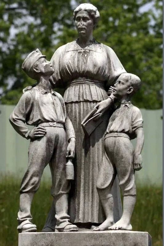 The Ellen Webster Palmer statue as it appeared in 2005. Click for full size. The Ellen Webster Palmer statue as it appeared in 2005 image. Click for full size.