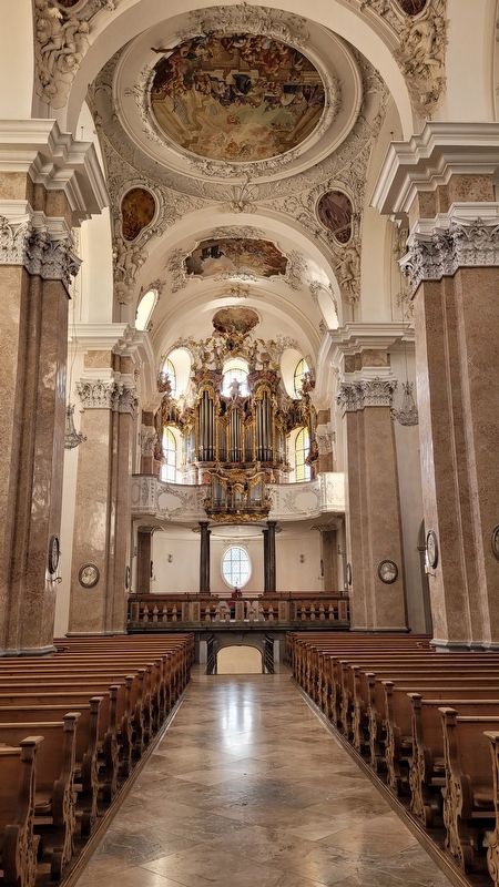 Inside view of the Parish Church of St. Mang. Click for full size. Inside view of the Parish Church of St. Mang image. Click for full size.