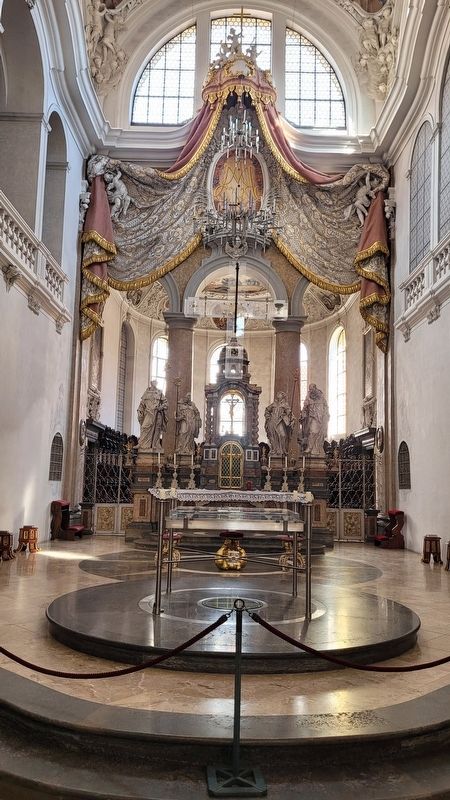 Alter of the Parish Church of St. Mang. Click for full size. Alter of the Parish Church of St. Mang image. Click for full size.