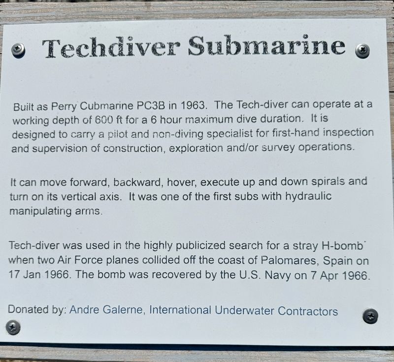 Techdiver Submarine Marker. Click for full size. Techdiver Submarine Marker image. Click for full size.