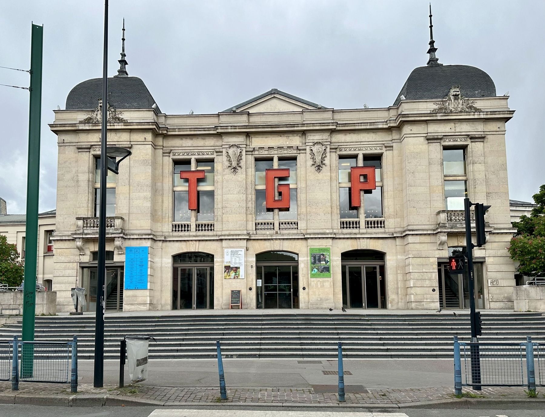 Le Théâtre Gérard Philipe. Click for full size. Le Théâtre Gérard Philipe image. Click for full size.