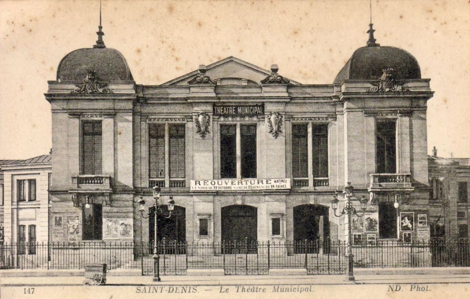 Le Théâtre Municipal. Click for full size. Le Théâtre Municipal image. Click for full size.