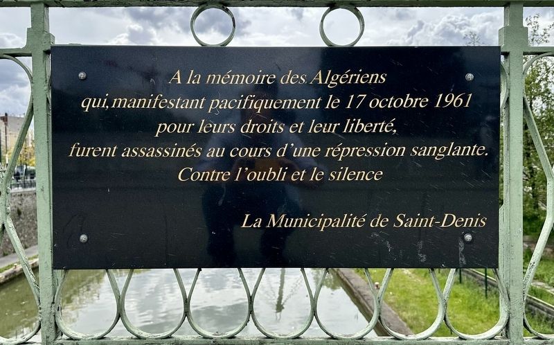Massacre du 17 octobre 1961 / Paris massacre of 1961 Memorial Marker image. Click for full size.