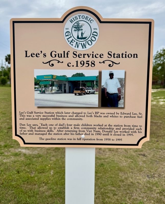 Lees Gulf Service Station (c.1958) Marker. Click for full size. Lees Gulf Service Station (c.1958) Marker image. Click for full size.
