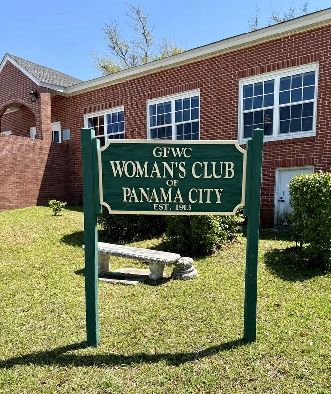 Woman�s Club of Panama City sign image. Click for full size.