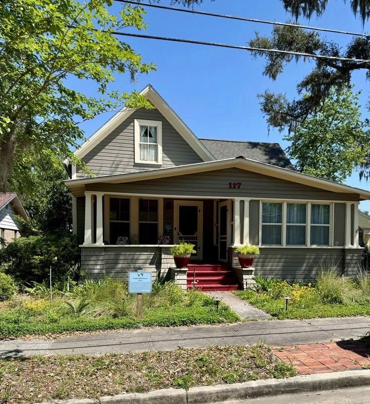 The Southerland House and Marker. Click for full size. The Southerland House and Marker image. Click for full size.