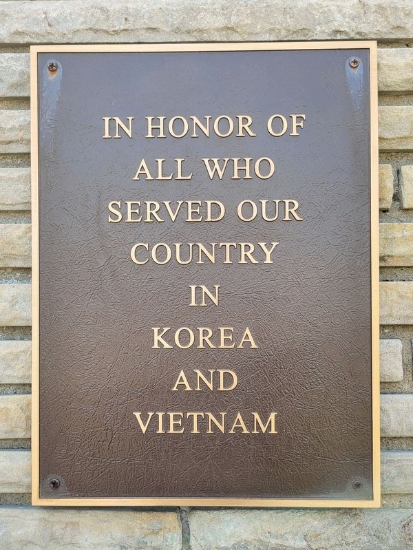 New Salem Veterans Memorial image. Click for full size.