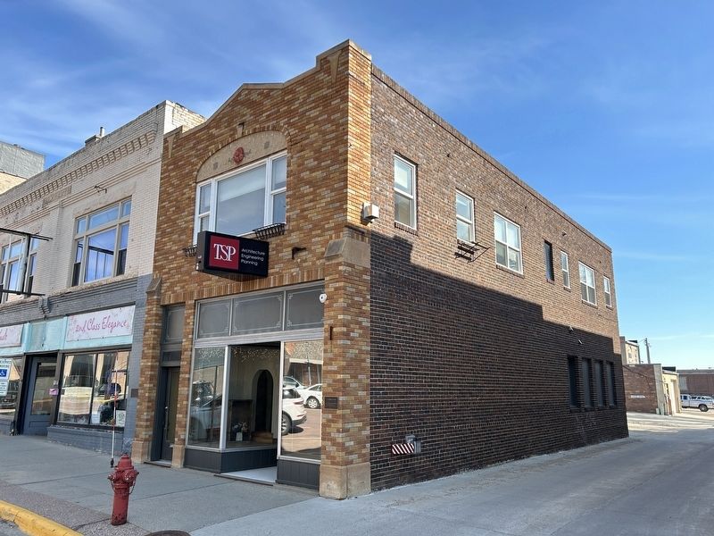 Commercial Building & Marker image. Click for full size.