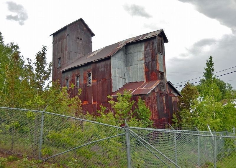 Townsite Mine Headframe (<i>view from near the marker</i>) image. Click for full size.