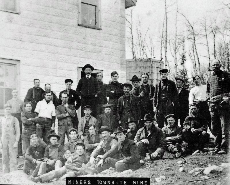 Marker detail: Miners at the Townsite Mine image. Click for full size.