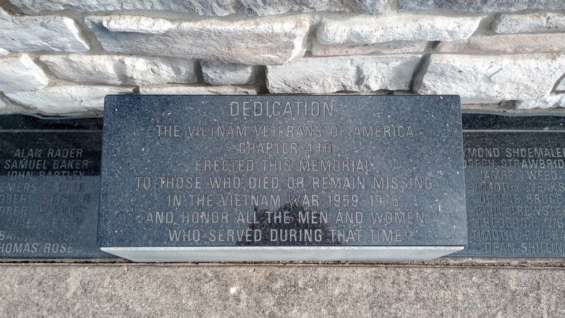 Vietnam Veterans Memorial image. Click for full size.