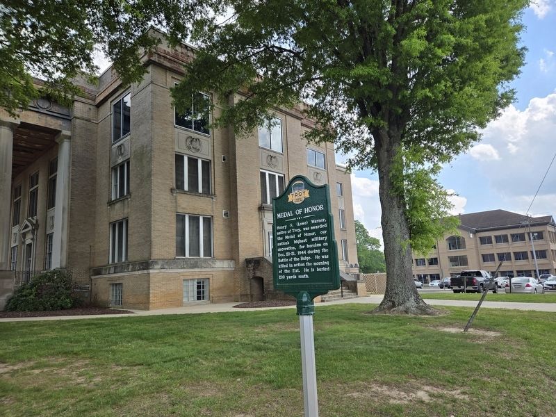 Medal of Honor Marker with courthouse in the background. Click for full size. Medal of Honor Marker with courthouse in the background image. Click for full size.