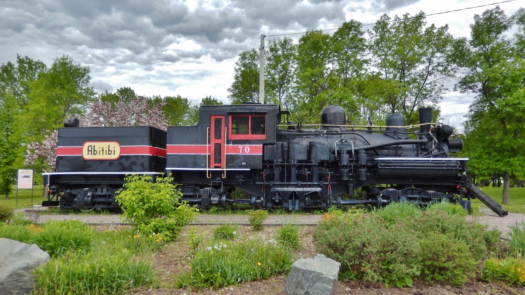 Shay 70 Locomotive & Tender image. Click for full size.