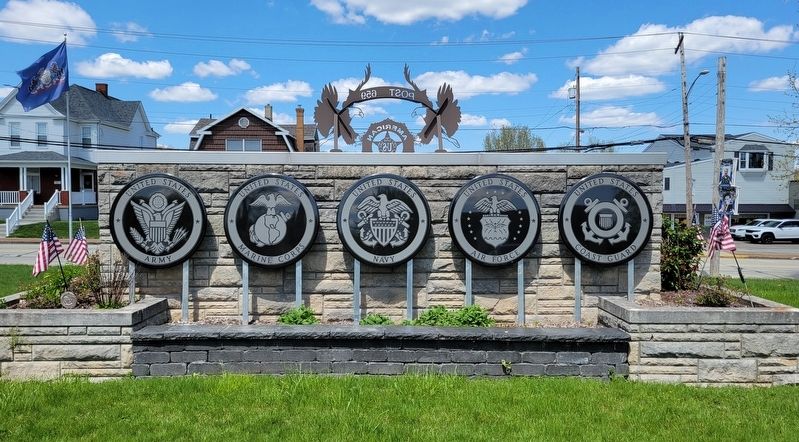 Veterans Memorial image. Click for full size.