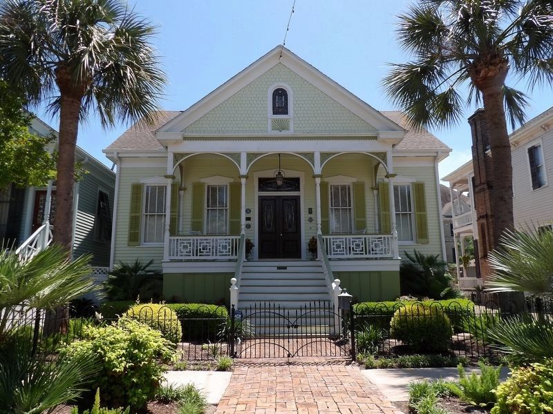 Van der Linde House Marker. Click for full size. Van der Linde House Marker image. Click for full size.