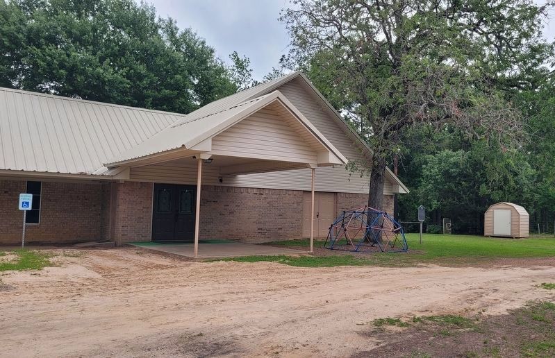 The Oak Grove Baptist Church and Marker image. Click for full size.