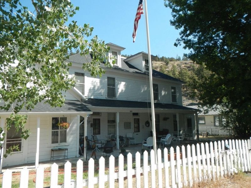 Wolf Creek Hotel and Marker image. Click for full size.