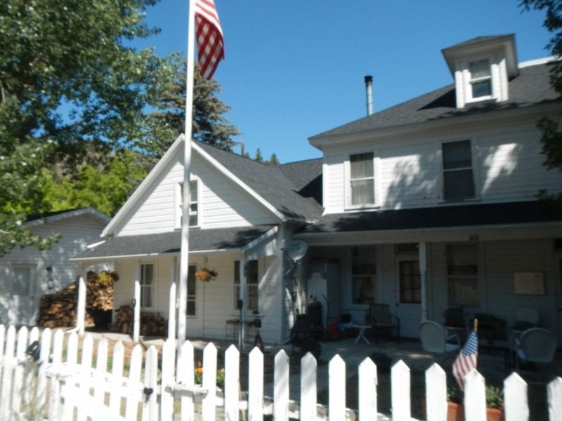Wolf Creek Hotel and Marker image. Click for full size.