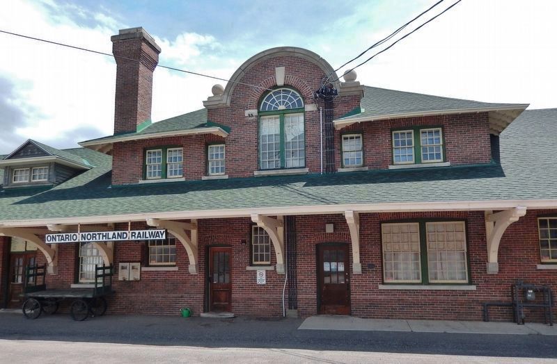 Cobalt Railway Station / La gare de Cobalt<br>(<i>west entrance</i>) image. Click for full size.