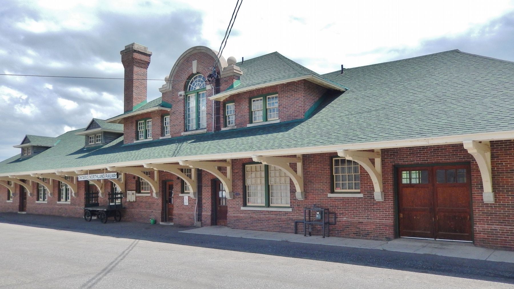 Cobalt Railway Station / La gare de Cobalt (<i>southwest elevation</i>) image. Click for full size.