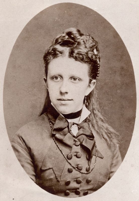 Nienke van Hichtum image. Click for full size.