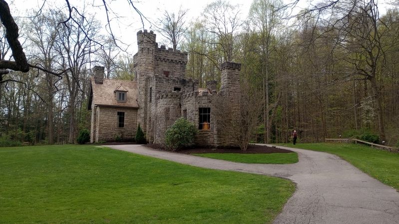 Squire's Castle Marker image. Click for full size.
