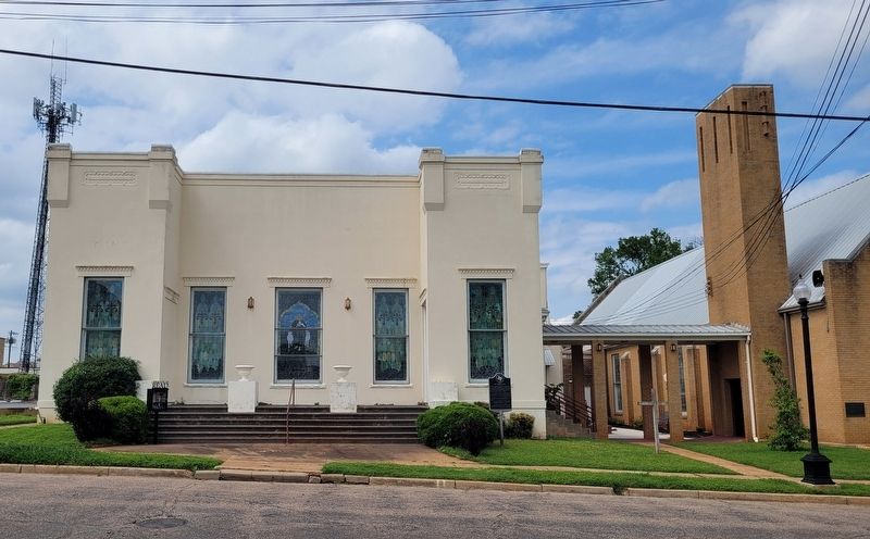 The First Christian Church Palestine, Texas and Marker image. Click for full size.